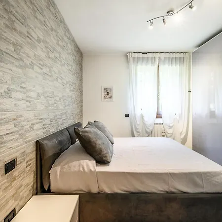 Casa Vacanza Wi-fi-2 Camere-6 Ospiti
